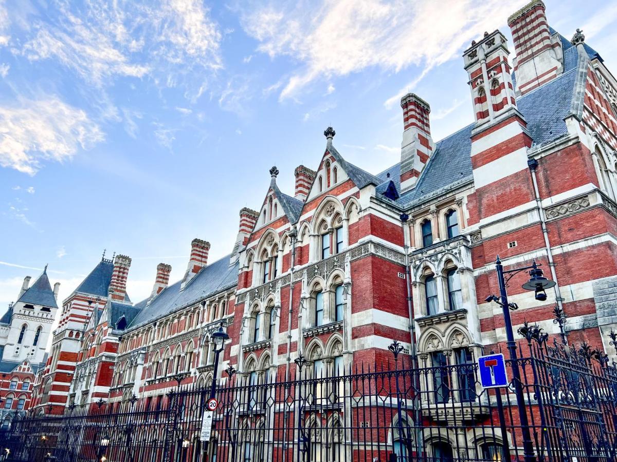 Superior Entire Apartment Between St Pauls Cathedral And Covent Gardenロンドン エクステリア 写真