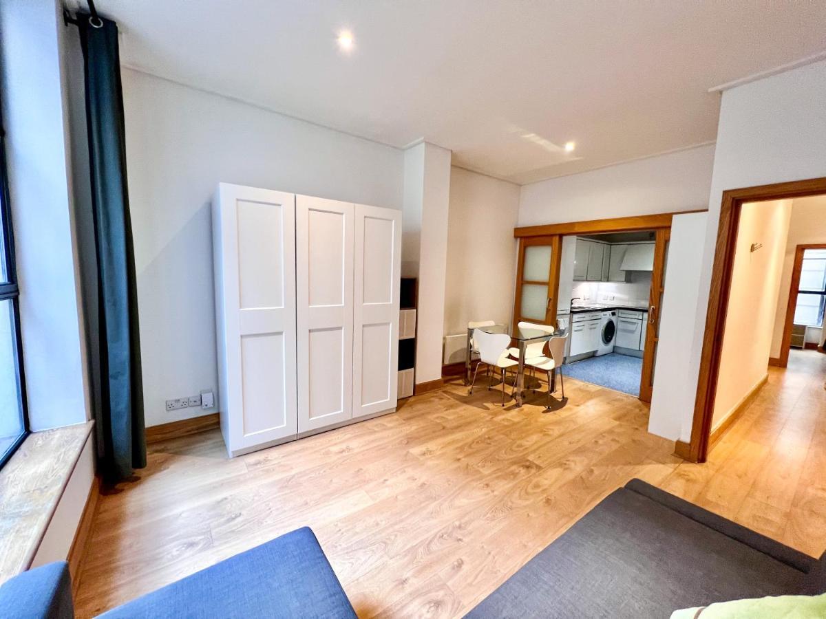 Superior Entire Apartment Between St Pauls Cathedral And Covent Gardenロンドン エクステリア 写真