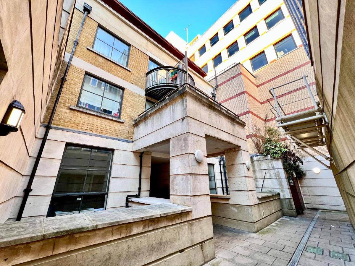 Superior Entire Apartment Between St Pauls Cathedral And Covent Gardenロンドン エクステリア 写真