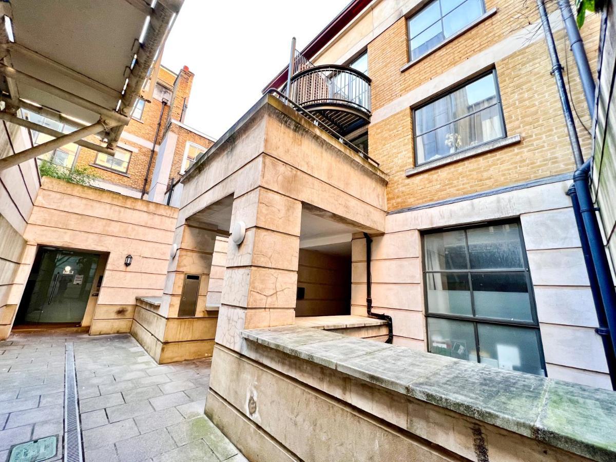 Superior Entire Apartment Between St Pauls Cathedral And Covent Gardenロンドン エクステリア 写真