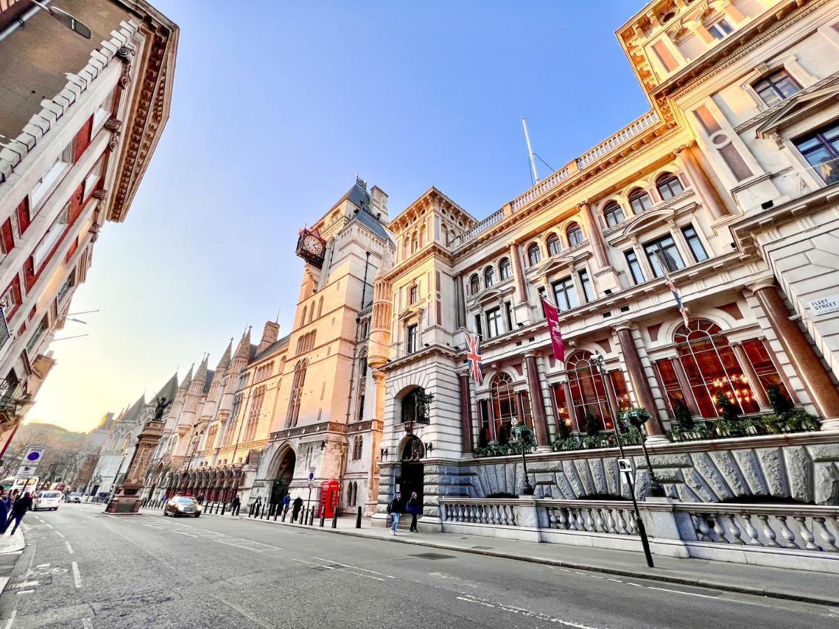 Superior Entire Apartment Between St Pauls Cathedral And Covent Gardenロンドン エクステリア 写真