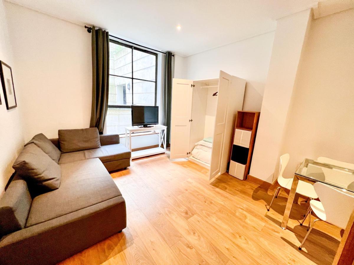 Superior Entire Apartment Between St Pauls Cathedral And Covent Gardenロンドン エクステリア 写真