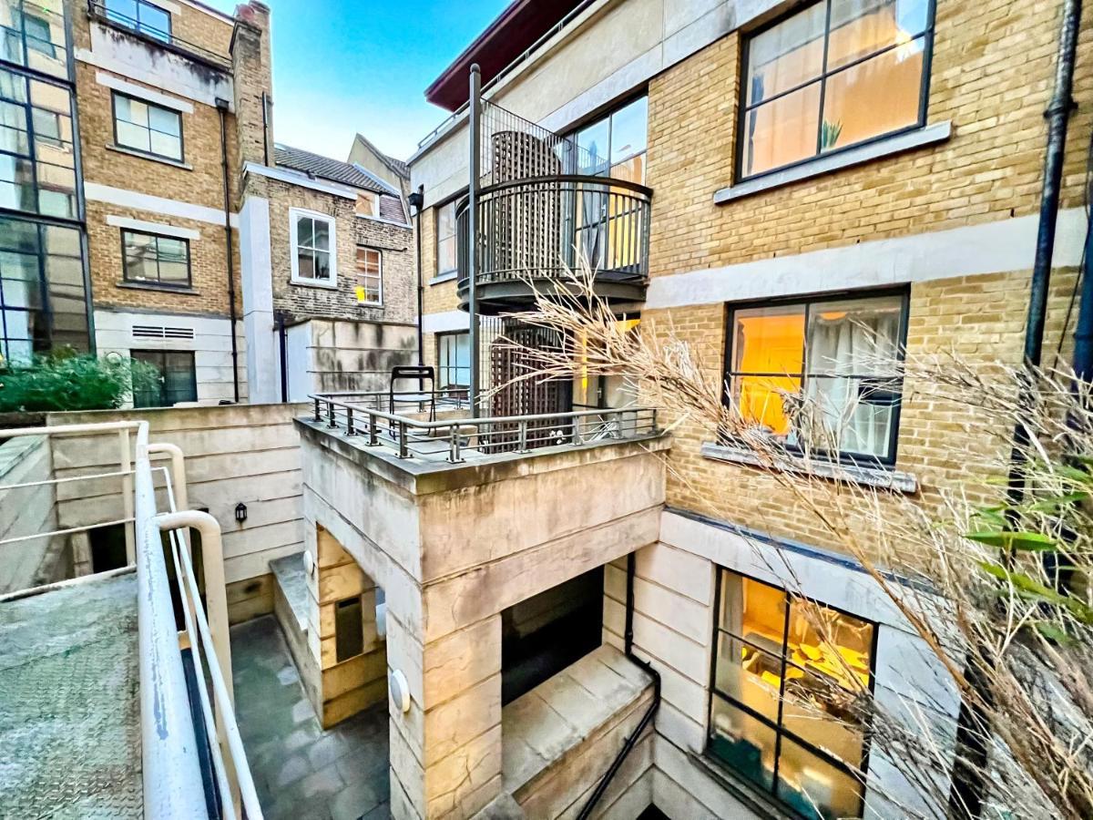 Superior Entire Apartment Between St Pauls Cathedral And Covent Gardenロンドン エクステリア 写真